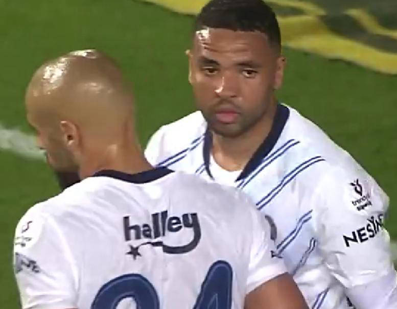 费内巴切遭受2-4惨败！穆帅灰头土脸，欧冠附加赛前景堪忧