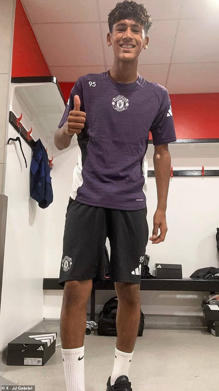 曼联14岁小梅西获正式球衣号码！创造一纪录，预示下赛季发展计划