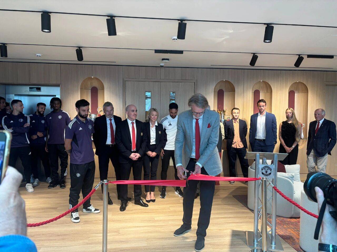 曝曼联压哨求购德甲中场被拒！明年必补强，冬窗或尝试签新卡里克